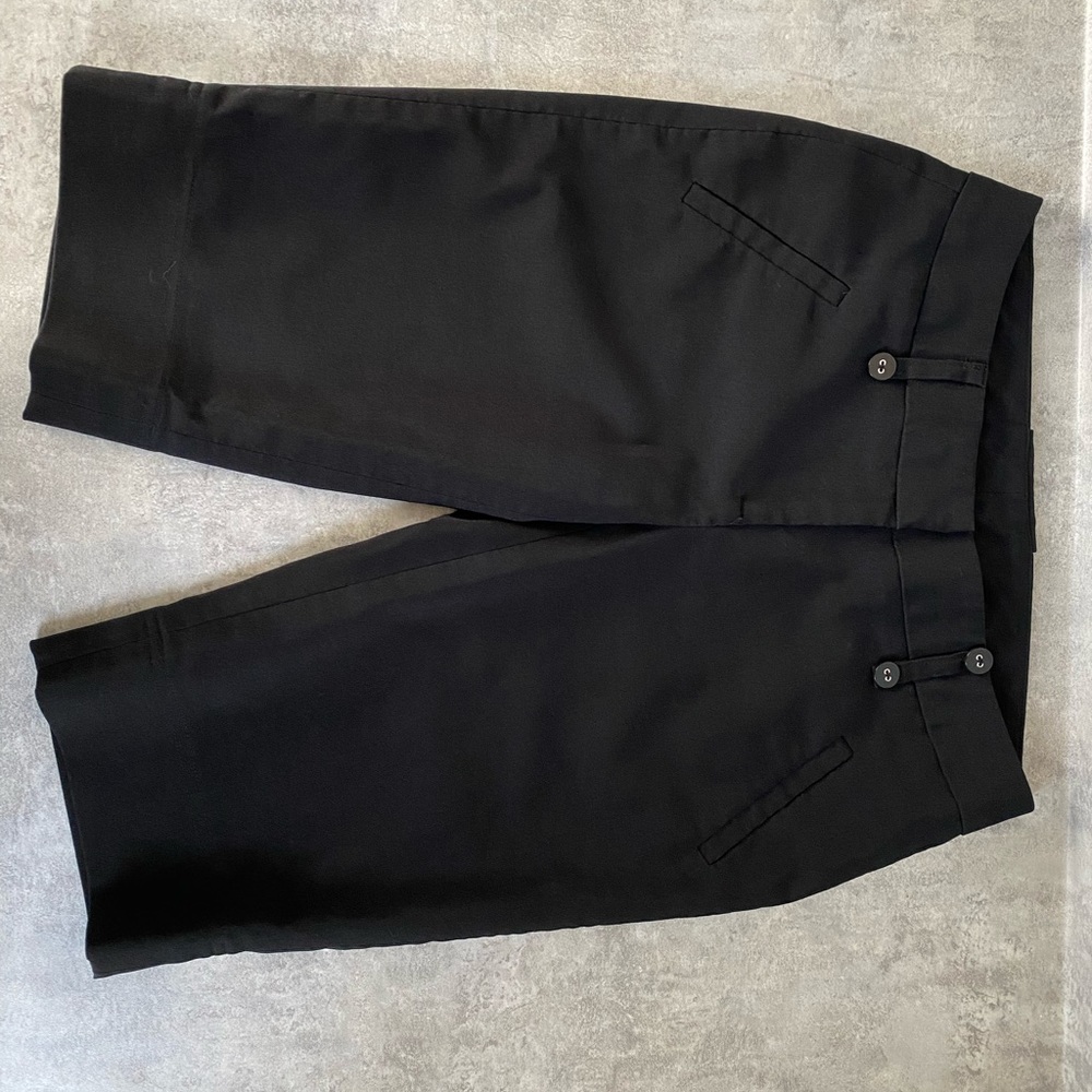 Capris - Picture 4 of 5